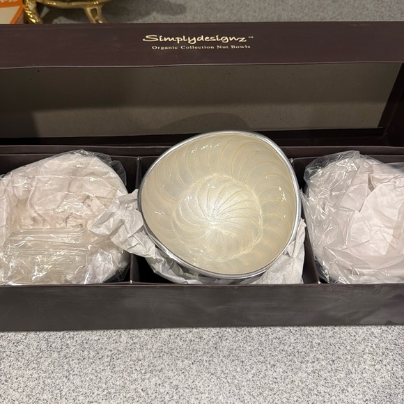 Simplydesignz set of 3 but bowls. Still in packaging - Picture 2 of 5